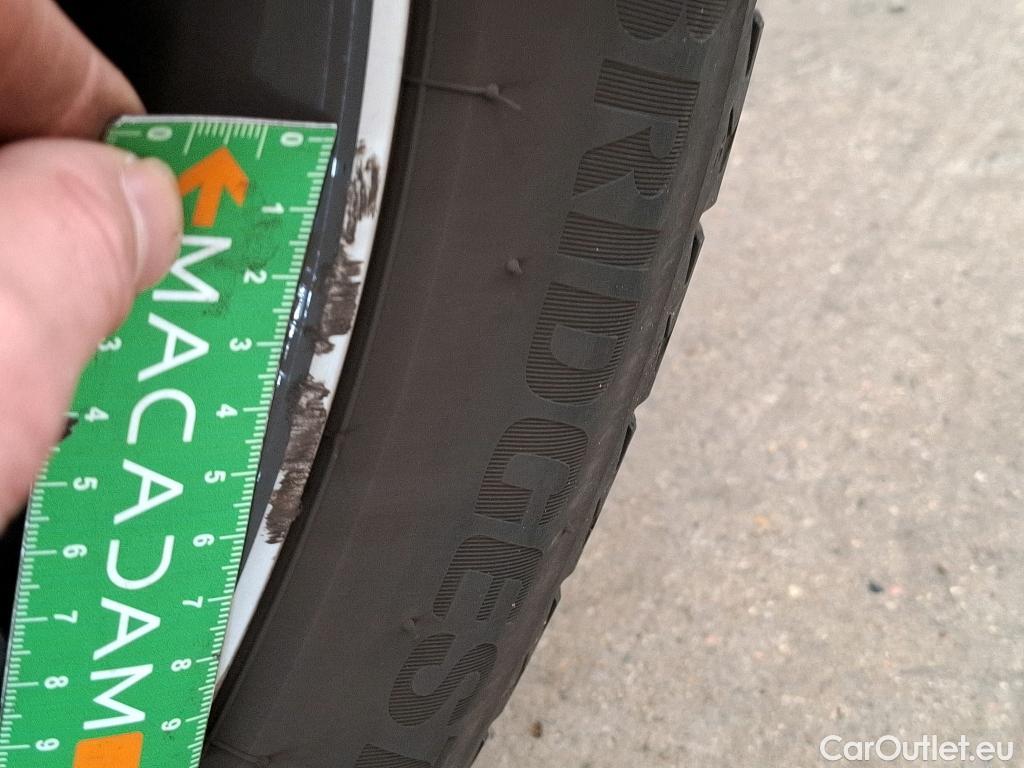  Mercedes  GLA MERCEDES-BENZ  / 2020 / 5P / SUV 1.3  200 AMG LINE DCT #2