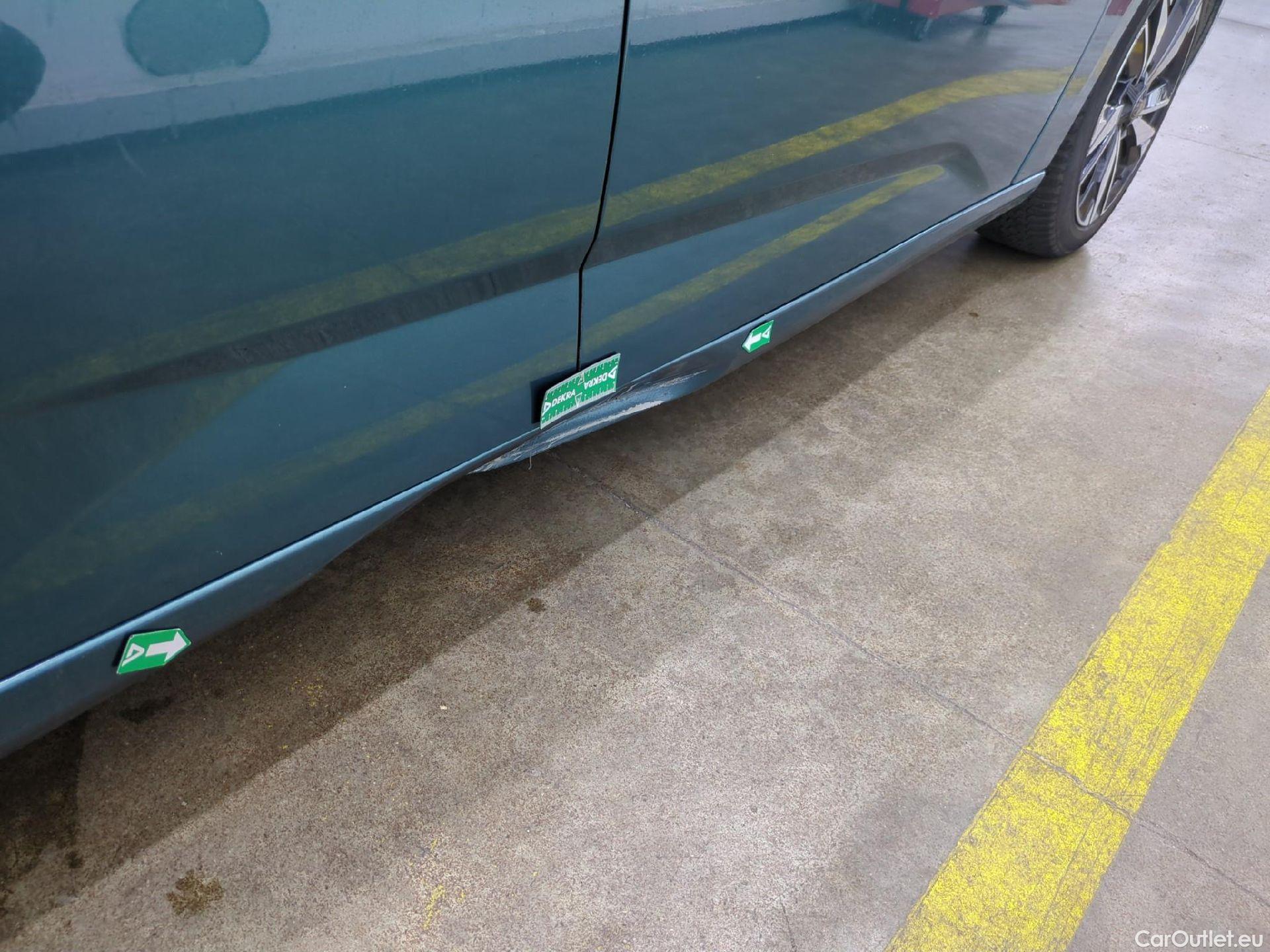  Peugeot  308 PEUGEOT  SW / 2021 / 5P / Break PHEV 180 E-EAT8 ALLURE #41