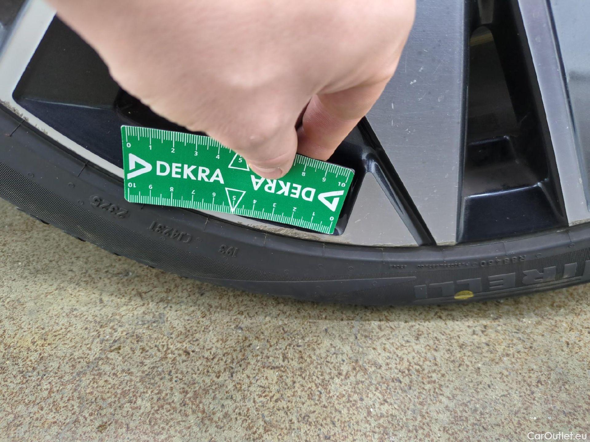  Peugeot  308 PEUGEOT  SW / 2021 / 5P / Break PHEV 180 E-EAT8 ALLURE #26