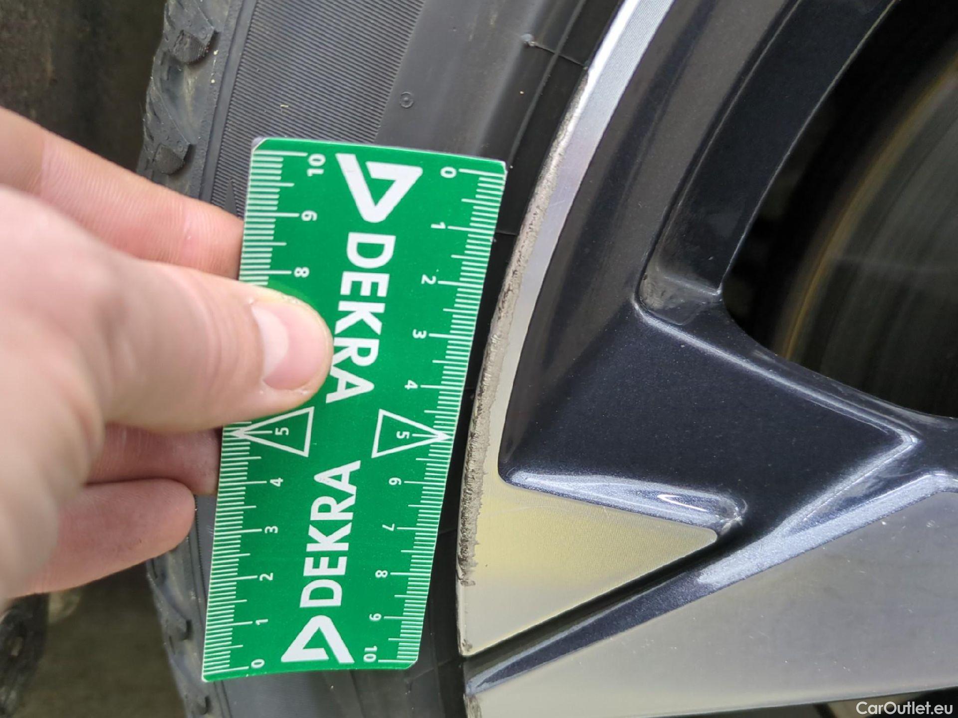  Peugeot  308 PEUGEOT  SW / 2021 / 5P / Break PHEV 180 E-EAT8 ALLURE #20