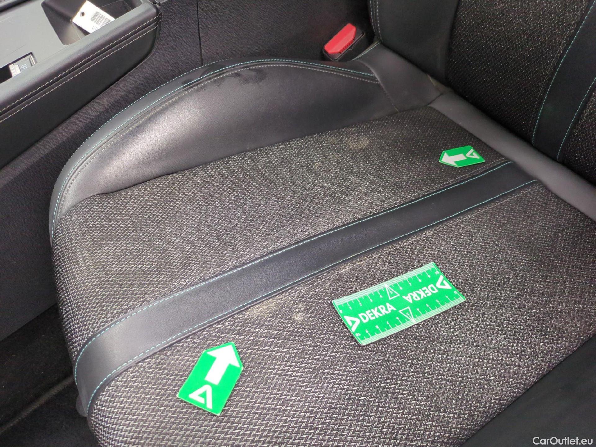  Peugeot  308 PEUGEOT  SW / 2021 / 5P / Break PHEV 180 E-EAT8 ALLURE #12