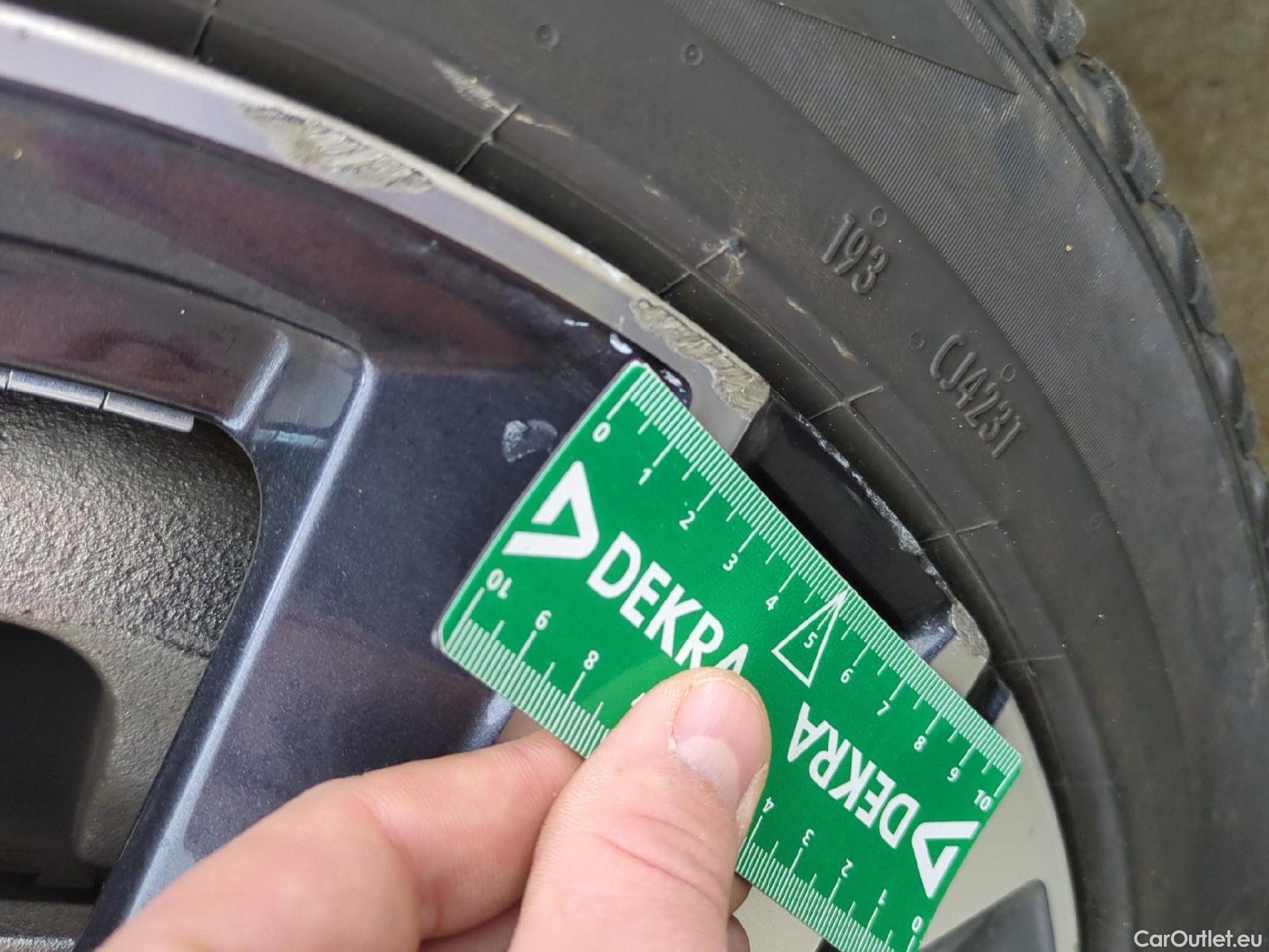  Peugeot  308 PEUGEOT  SW / 2021 / 5P / Break PHEV 180 E-EAT8 ALLURE #19