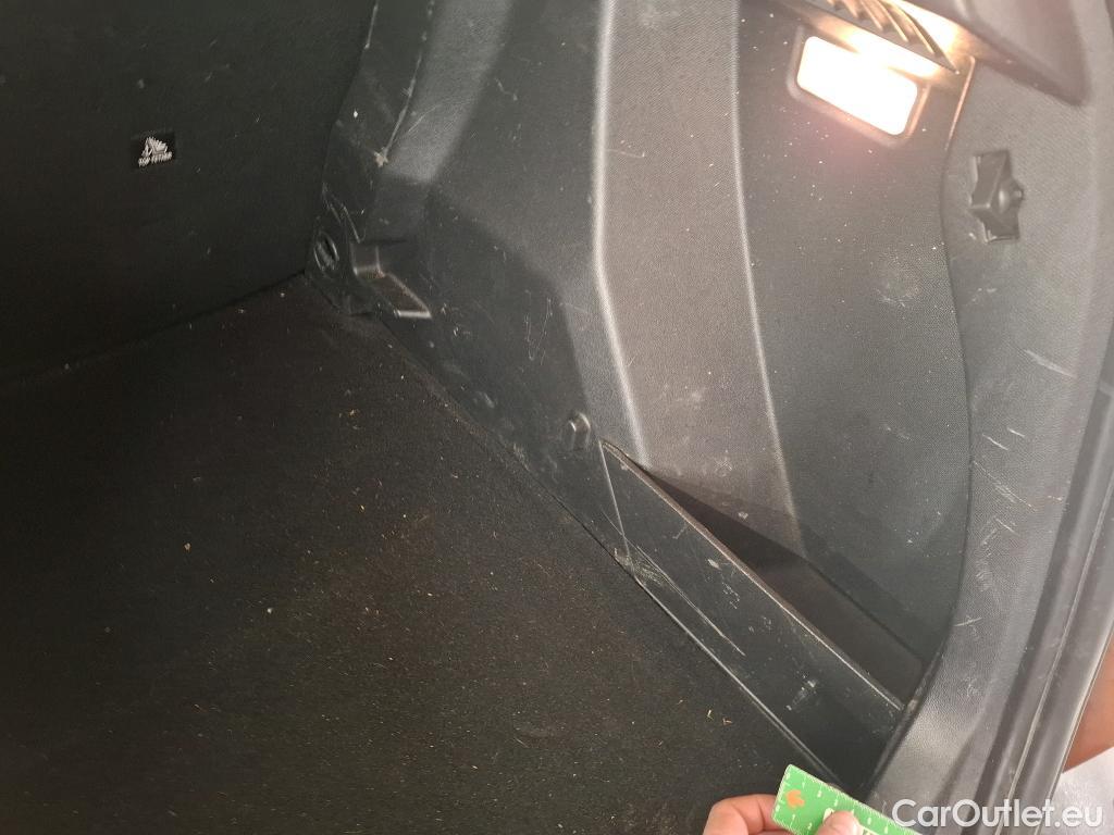  Peugeot  2008 PEUGEOT  / 2019 / 5P / Crossover 1.2 PT 130 S&S EAT8 ACTIVE BUSINESS #30