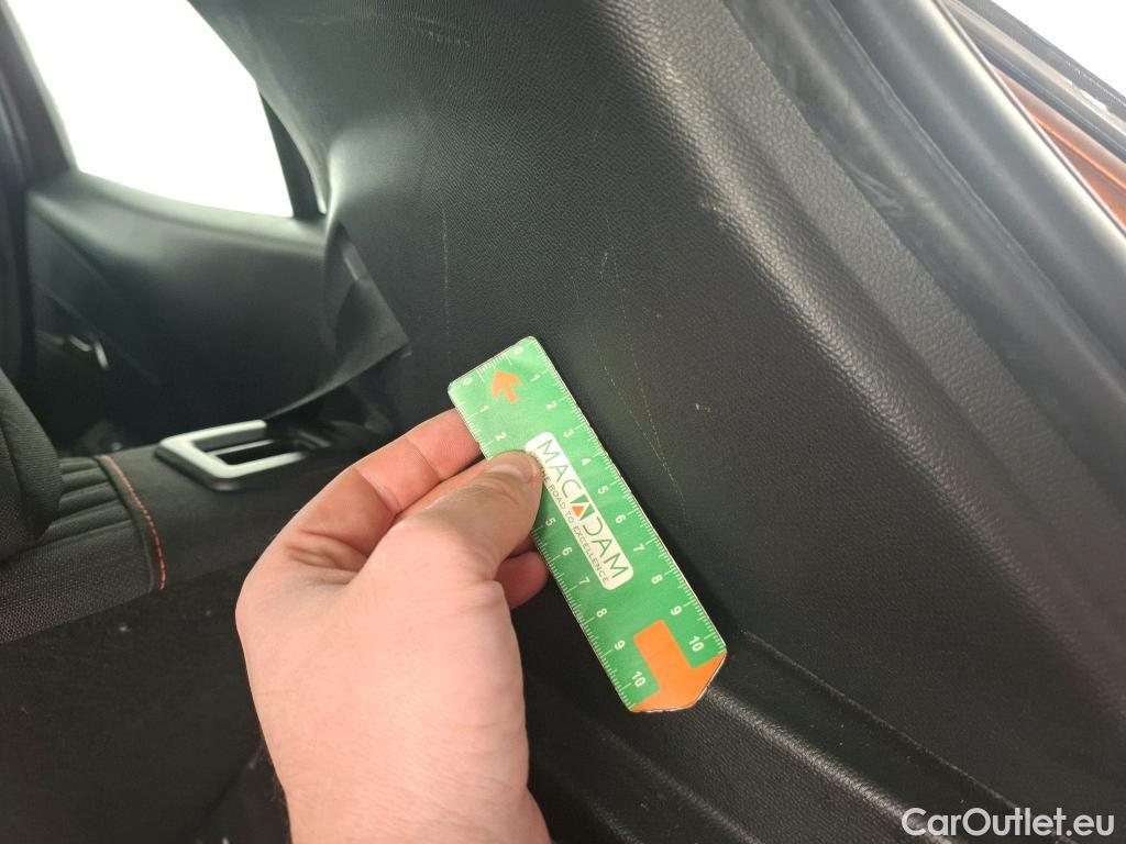  Peugeot  2008 PEUGEOT  / 2019 / 5P / Crossover 1.2 PT 130 S&S EAT8 ACTIVE BUSINESS #40