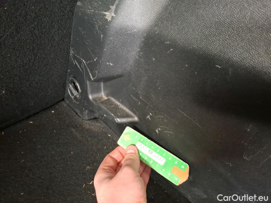  Peugeot  2008 PEUGEOT  / 2019 / 5P / Crossover 1.2 PT 130 S&S EAT8 ACTIVE BUSINESS #36