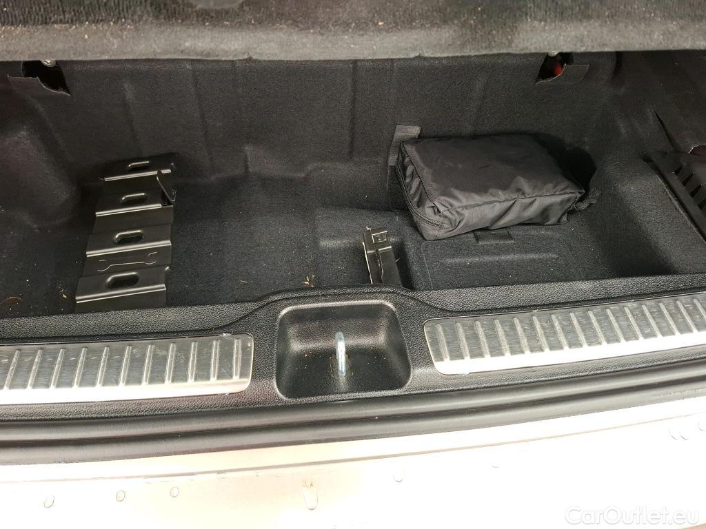  Mercedes  G-Klasee MERCEDES-BENZ GLC / 2019 / 5P / SUV 2.0 GLC 300 E BUSINESS LINE 4MATIC #23