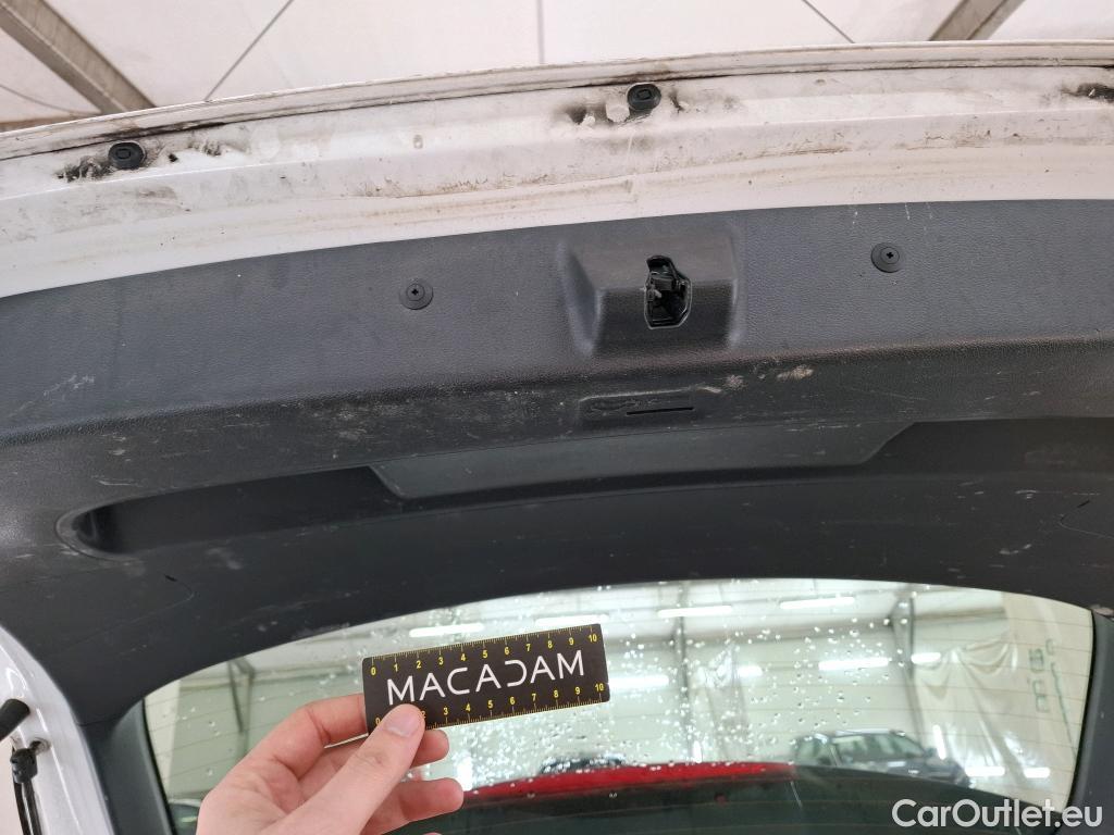  Hyundai  i30  cw Business 1.6 CRDi 115CV BVM6 E6dT #36