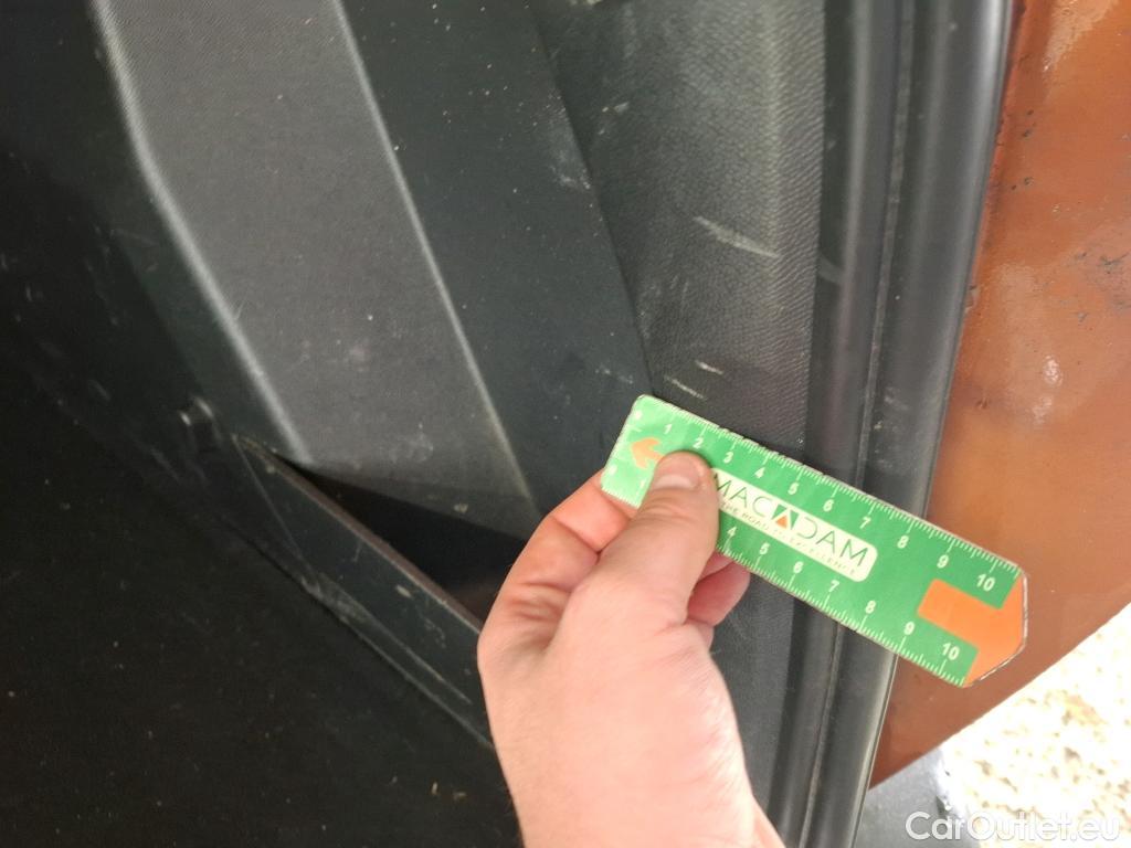  Peugeot  2008 PEUGEOT  / 2019 / 5P / Crossover 1.2 PT 130 S&S EAT8 ACTIVE BUSINESS #32