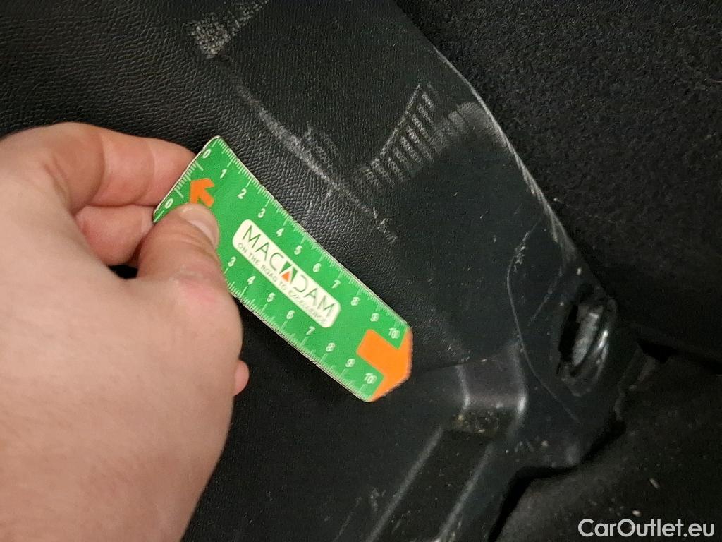  Peugeot  2008 PEUGEOT  / 2019 / 5P / Crossover 1.2 PT 130 S&S EAT8 ACTIVE BUSINESS #24