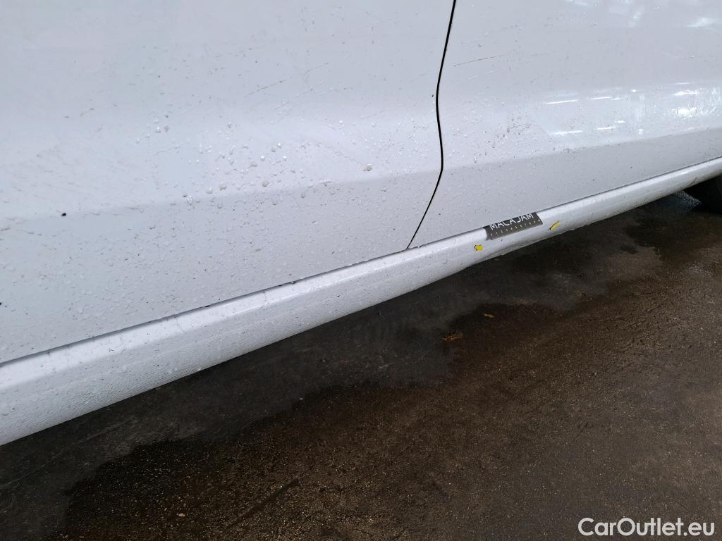  Hyundai  i30  cw Business 1.6 CRDi 115CV BVM6 E6dT #17