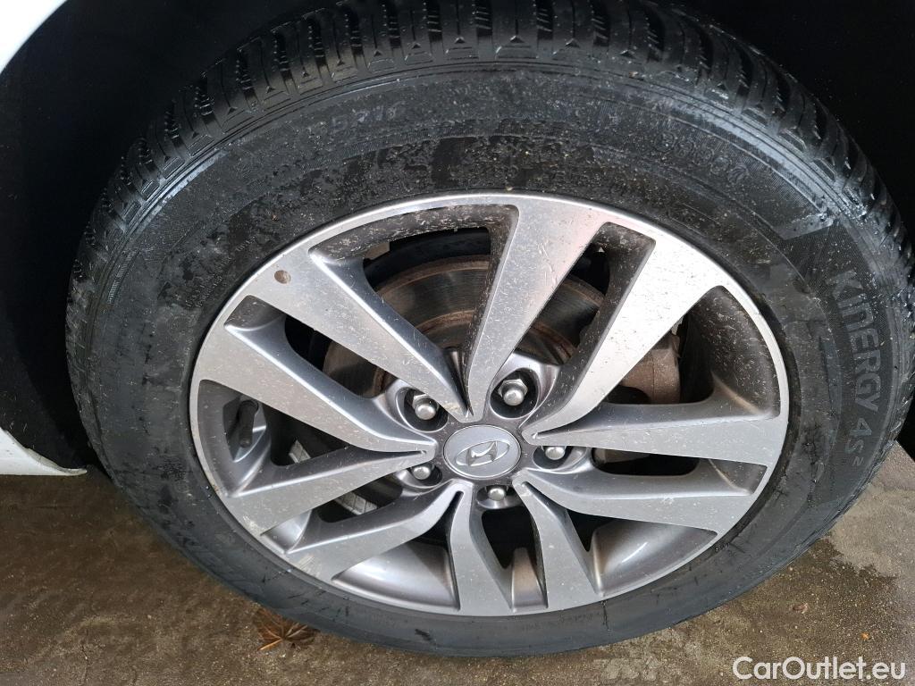  Hyundai  i30  cw Business 1.6 CRDi 115CV BVM6 E6dT #25