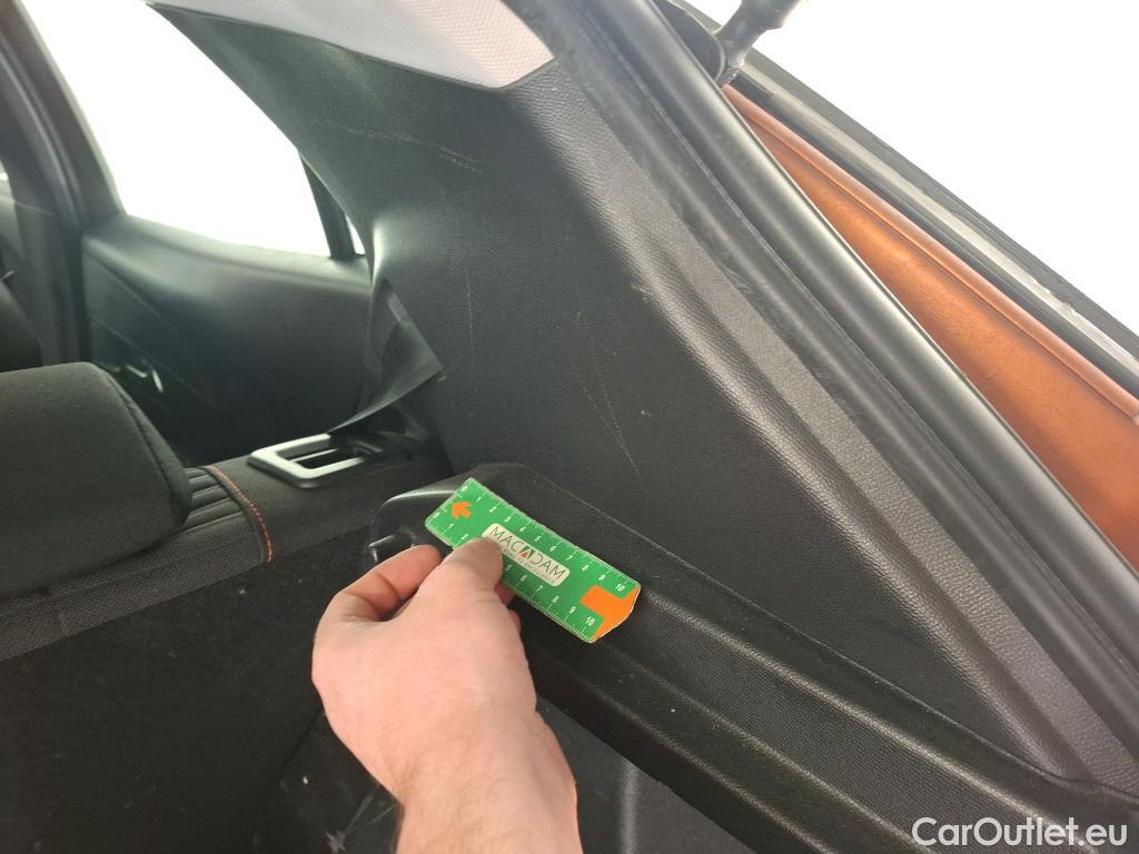  Peugeot  2008 PEUGEOT  / 2019 / 5P / Crossover 1.2 PT 130 S&S EAT8 ACTIVE BUSINESS #39