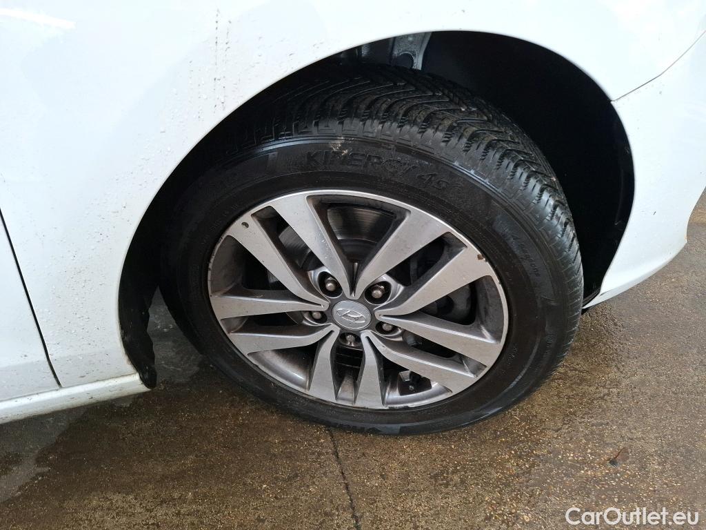  Hyundai  i30  cw Business 1.6 CRDi 115CV BVM6 E6dT #8