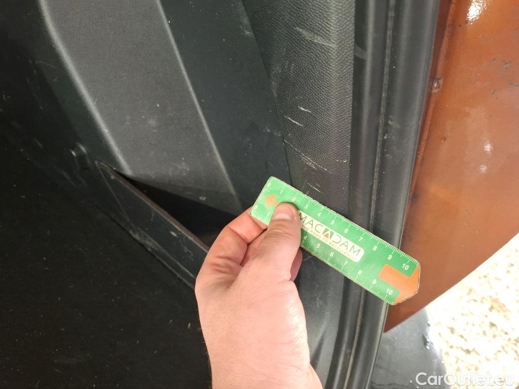  Peugeot  2008 PEUGEOT  / 2019 / 5P / Crossover 1.2 PT 130 S&S EAT8 ACTIVE BUSINESS #33