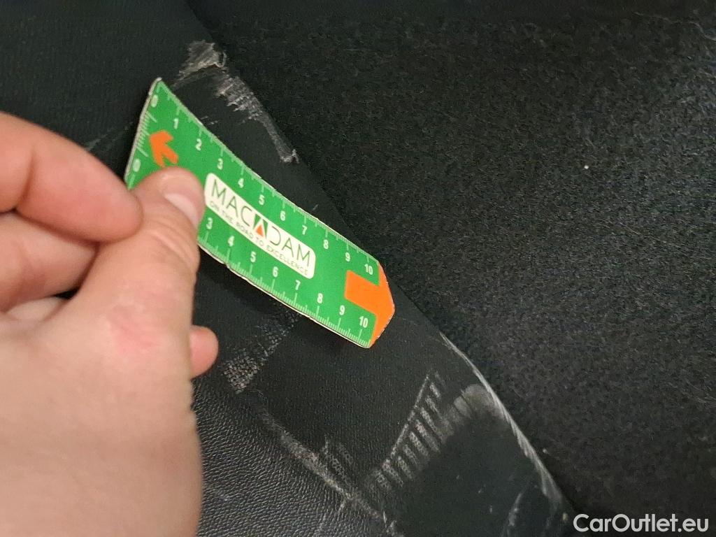  Peugeot  2008 PEUGEOT  / 2019 / 5P / Crossover 1.2 PT 130 S&S EAT8 ACTIVE BUSINESS #25