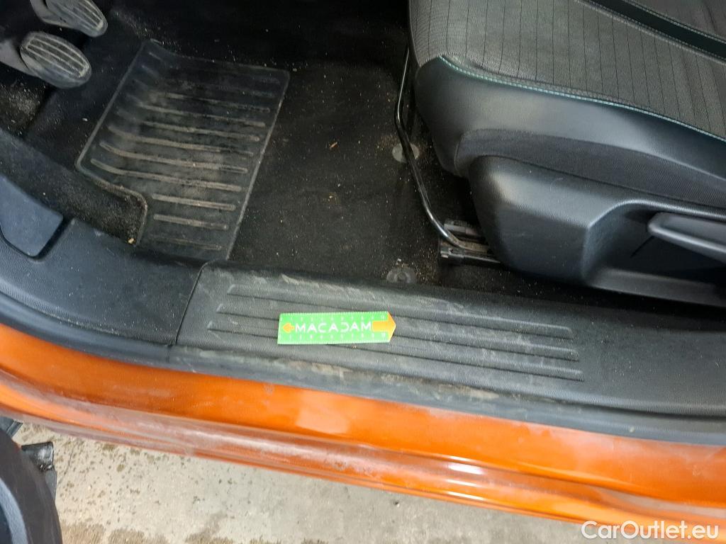  Peugeot  2008  Allure 1.2 PureTech 100CV BVM6 E6d #61