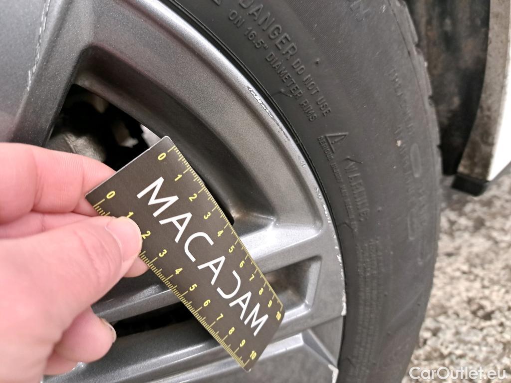  Peugeot  308 PEUGEOT  SW / 2021 / 5P / Break PureTech 130 S&S ACTIVE PACK #38