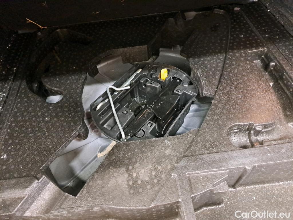  Peugeot  308 PEUGEOT  SW / 2021 / 5P / Break PureTech 130 S&S ACTIVE PACK #25