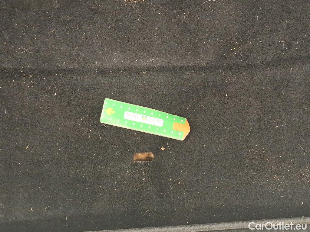  Peugeot  308 PEUGEOT  SW / 2021 / 5P / Break BlueHDi 130 EAT8 ACTIVE PACK #19