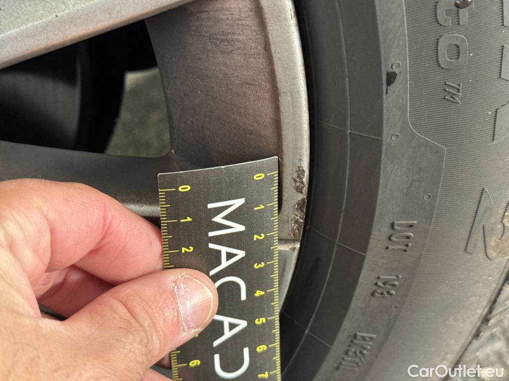  Peugeot  308 PEUGEOT  SW / 2017 / 5P / Break PureTech 110 S&S SW ALLURE #19