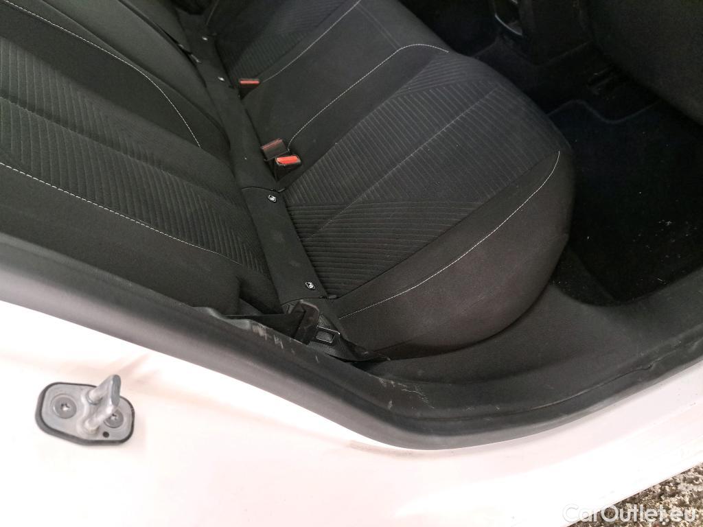  Peugeot  308 PEUGEOT  SW / 2021 / 5P / Break PureTech 130 S&S ACTIVE PACK #50