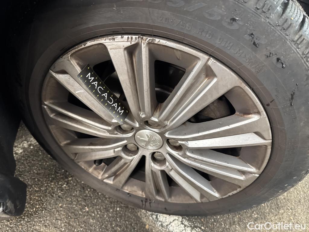  Peugeot  308 PEUGEOT  SW / 2017 / 5P / Break PureTech 110 S&S SW ALLURE #9