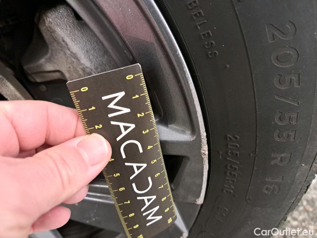  Peugeot  308 PEUGEOT  SW / 2021 / 5P / Break PureTech 130 S&S ACTIVE PACK #28