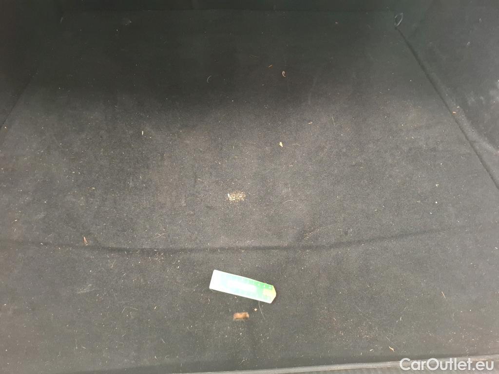  Peugeot  308 PEUGEOT  SW / 2021 / 5P / Break BlueHDi 130 EAT8 ACTIVE PACK #18