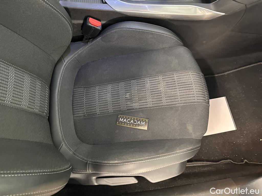  Peugeot  308 PEUGEOT  SW / 2017 / 5P / Break PureTech 110 S&S SW ALLURE #17