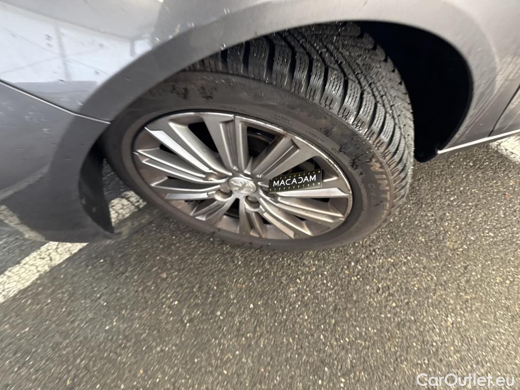  Peugeot  308 PEUGEOT  SW / 2017 / 5P / Break PureTech 110 S&S SW ALLURE #21