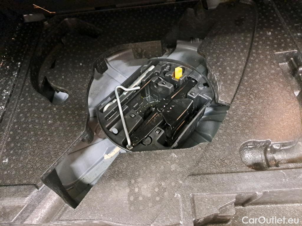  Peugeot  308 PEUGEOT  SW / 2021 / 5P / Break PureTech 130 S&S ACTIVE PACK #24