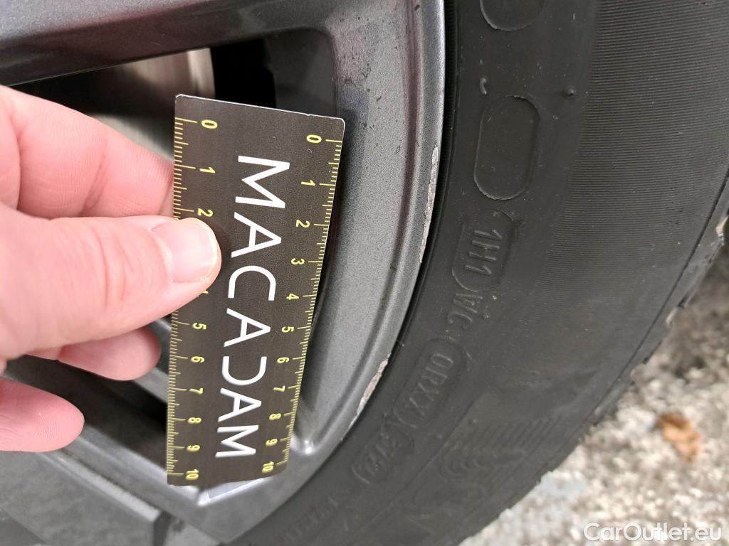  Peugeot  308 PEUGEOT  SW / 2021 / 5P / Break PureTech 130 S&S ACTIVE PACK #45