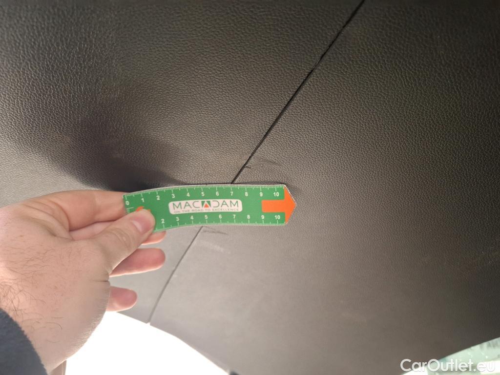  Renault  Captur RENAULT  / 2019 / 5P / SUV Intens E-TECH Plug-in 160 TVU #27