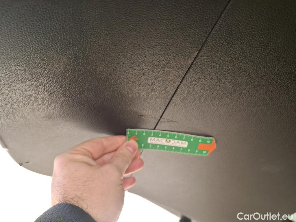  Renault  Captur RENAULT  / 2019 / 5P / SUV Intens E-TECH Plug-in 160 TVU #26