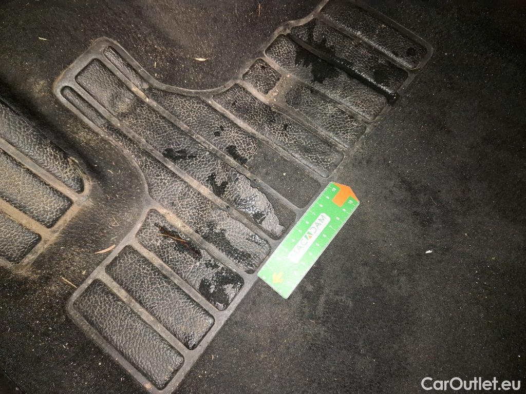  Renault  Captur RENAULT  / 2019 / 5P / SUV Intens E-TECH Plug-in 160 TVU #2