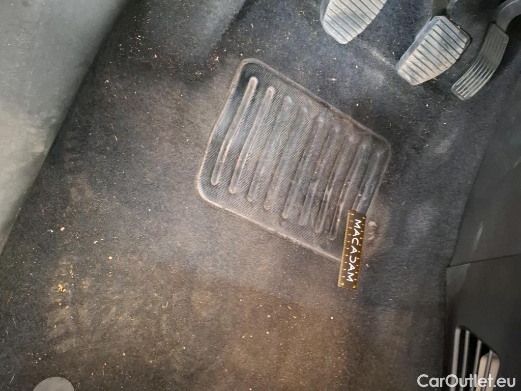  Citroen  C3  Société Feel 1.5 BlueHDI 100CV BVM6 E6d #8