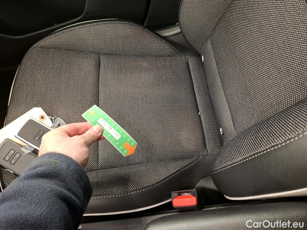  Renault  Captur RENAULT  / 2019 / 5P / SUV Intens E-TECH Plug-in 160 TVU #18