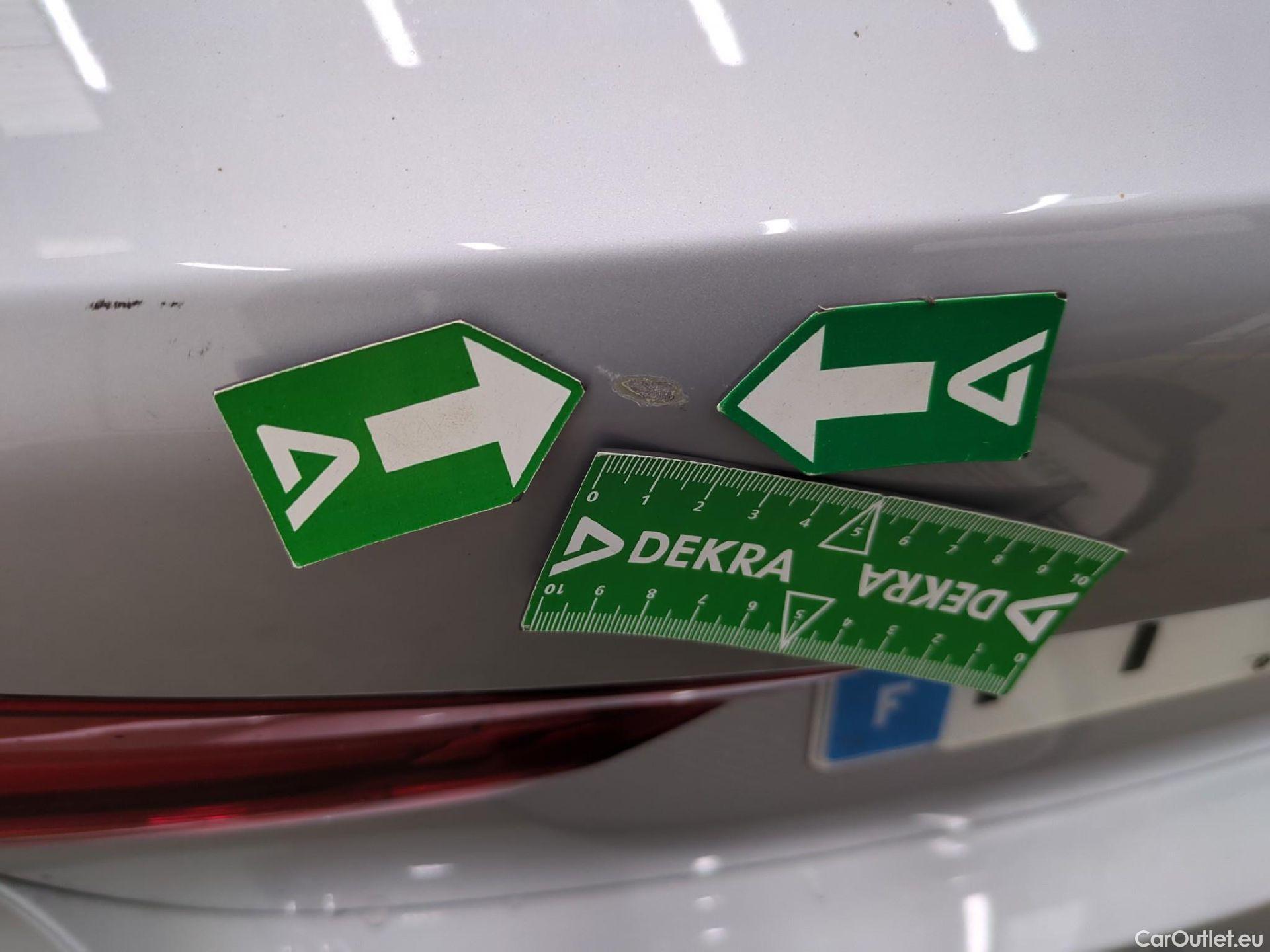  Bmw  Serie 1 Série 1 Berline 118 i Lounge 1.5 135CV BVA7 E6d #42