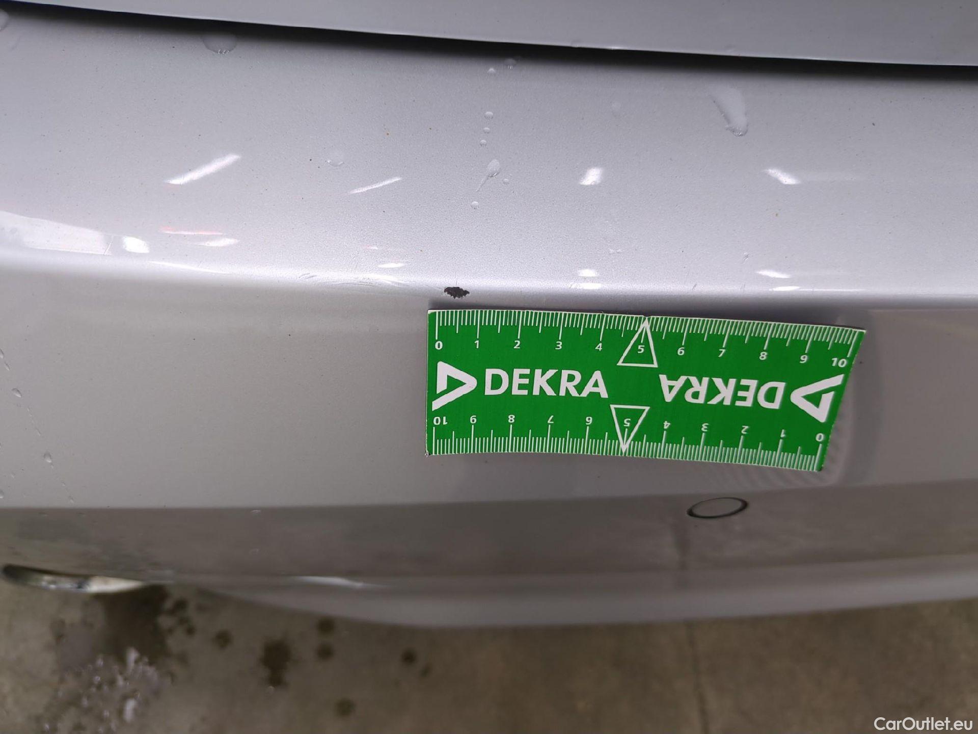  Bmw  Serie 1 Série 1 Berline 118 i Lounge 1.5 135CV BVA7 E6d #44