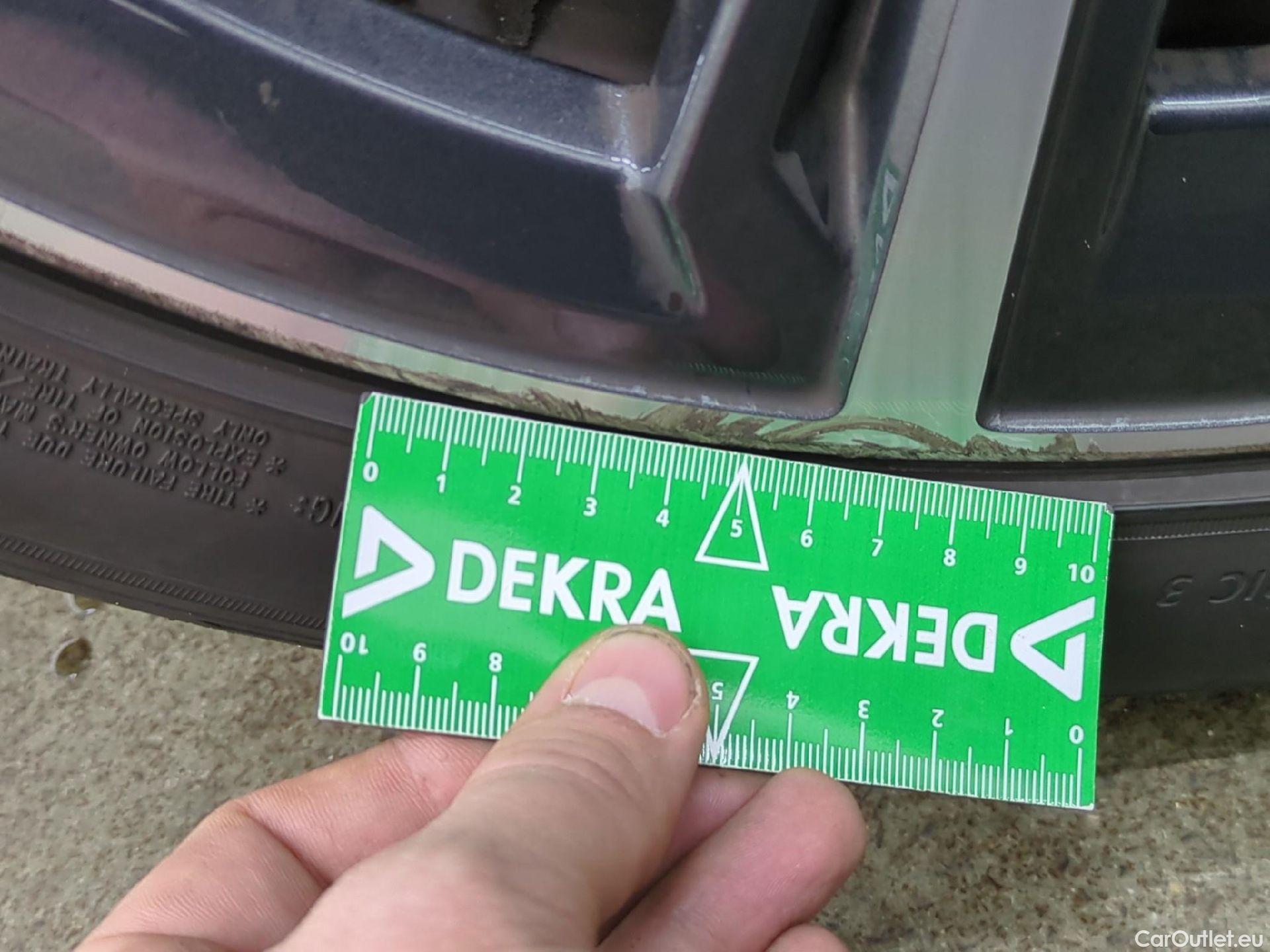  Bmw  Serie 1 Série 1 Berline 118 i Lounge 1.5 135CV BVA7 E6d #14