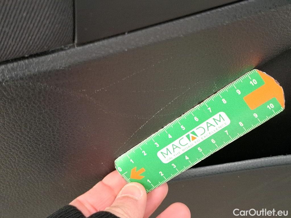  Toyota  Yaris TOYOTA  Hybride / 2017 / 5P / Berline 1.5 VVT-I HYBRID Dynamic #12