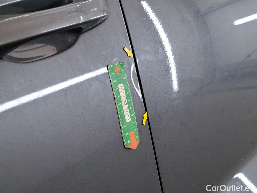  Volkswagen  T-ROC VOLKSWAGEN  / 2017 / 5P / SUV 1.5 TSI 150 EVO CARAT DSG7 #2