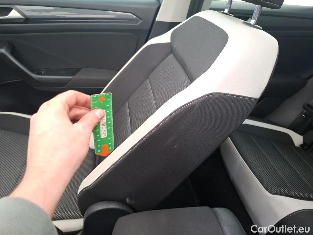  Volkswagen  T-ROC VOLKSWAGEN  / 2017 / 5P / SUV 1.5 TSI 150 EVO CARAT DSG7 #34