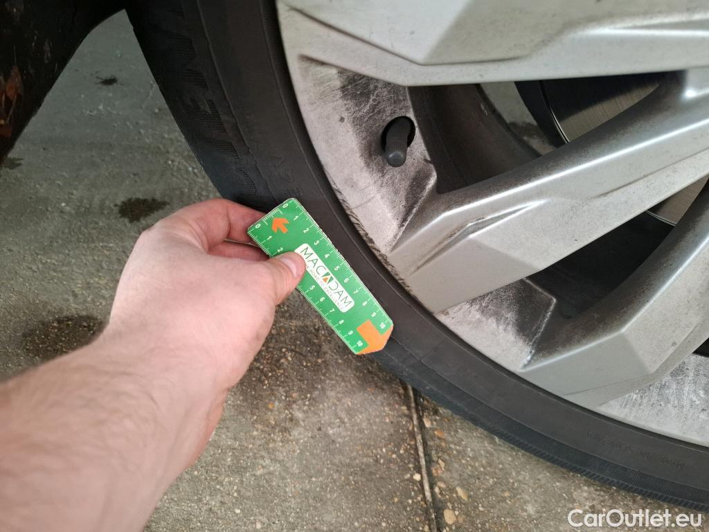  Volkswagen  T-ROC VOLKSWAGEN  / 2017 / 5P / SUV 1.5 TSI 150 EVO CARAT DSG7 #22