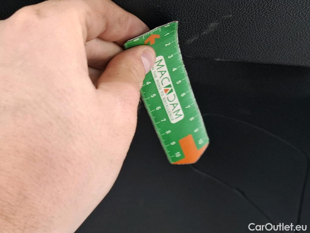  Volkswagen  T-ROC VOLKSWAGEN  / 2017 / 5P / SUV 1.5 TSI 150 EVO CARAT DSG7 #30