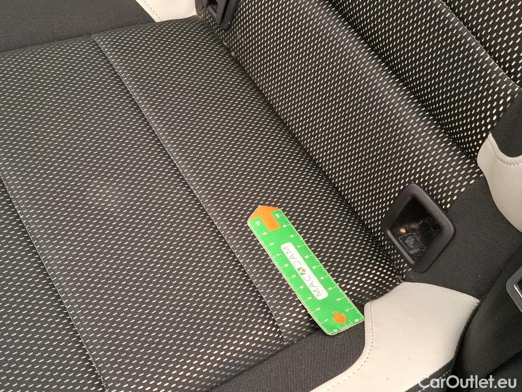  Volkswagen  T-ROC VOLKSWAGEN  / 2017 / 5P / SUV 1.5 TSI 150 EVO CARAT DSG7 #39