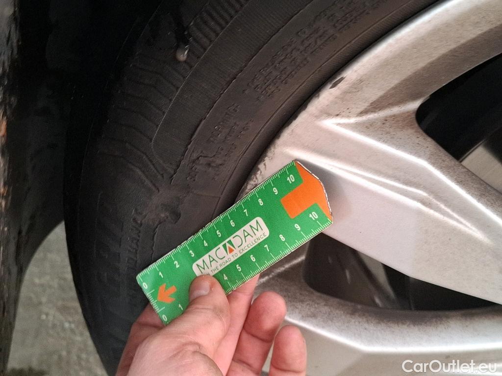  Volkswagen  T-ROC VOLKSWAGEN  / 2017 / 5P / SUV 1.5 TSI 150 EVO CARAT DSG7 #17