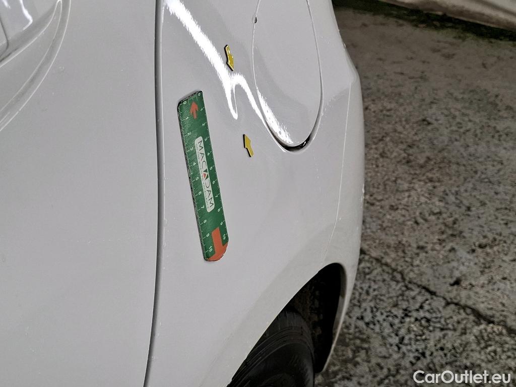  Toyota  Yaris TOYOTA  Hybride / 2017 / 5P / Berline 1.5 VVT-I HYBRID Dynamic #2