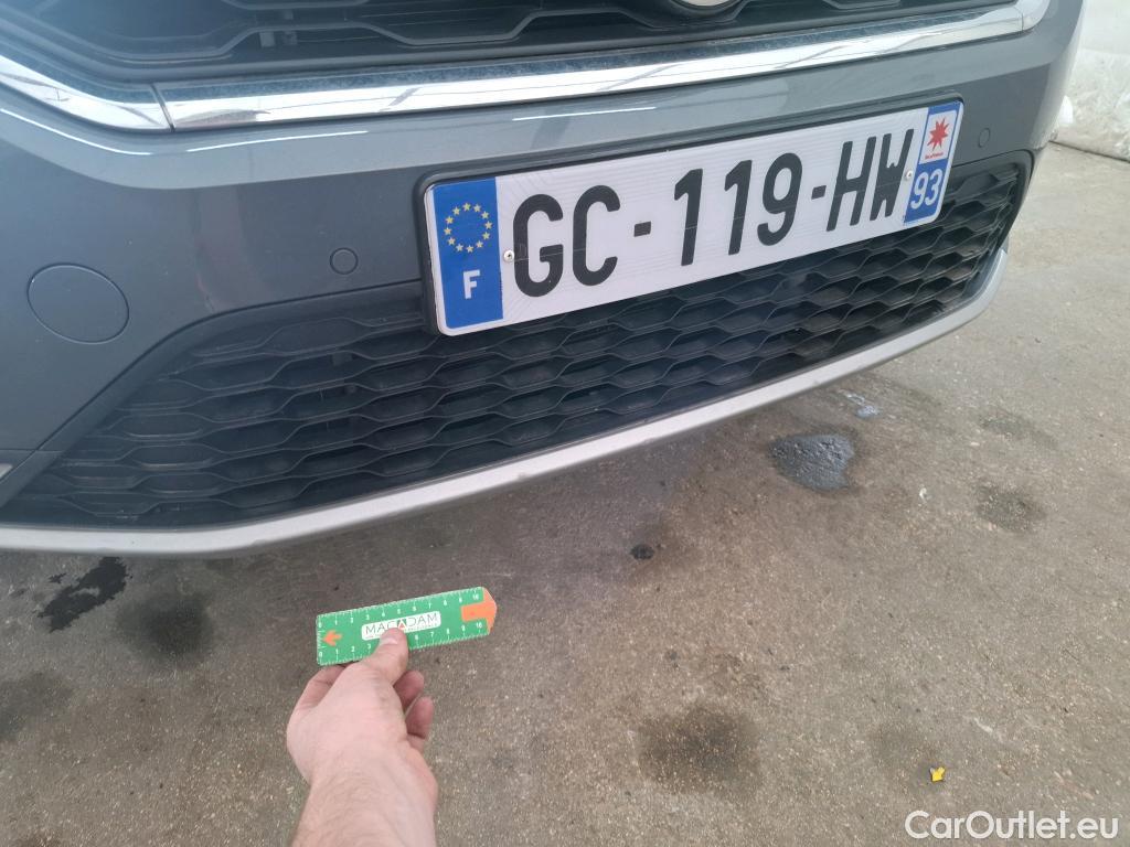  Volkswagen  T-ROC VOLKSWAGEN  / 2017 / 5P / SUV 1.5 TSI 150 EVO CARAT DSG7 #4