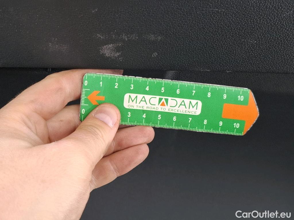  Volkswagen  T-ROC VOLKSWAGEN  / 2017 / 5P / SUV 1.5 TSI 150 EVO CARAT DSG7 #29